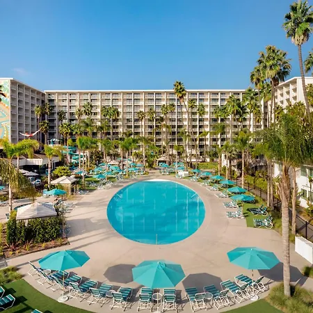 Town And Country San Diego-2